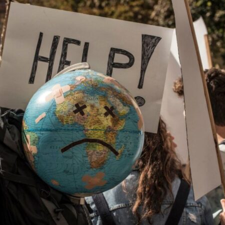 Strajki szkolne w ramach ruchu „fridays for future”: Greta Thunberg i obrona klimatu